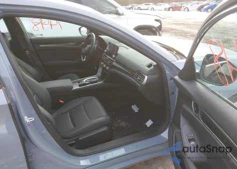 2022 Honda Accord Hybrid Sport z USA, uszkodzony, nr VIN 1HGCV3F28NA027474